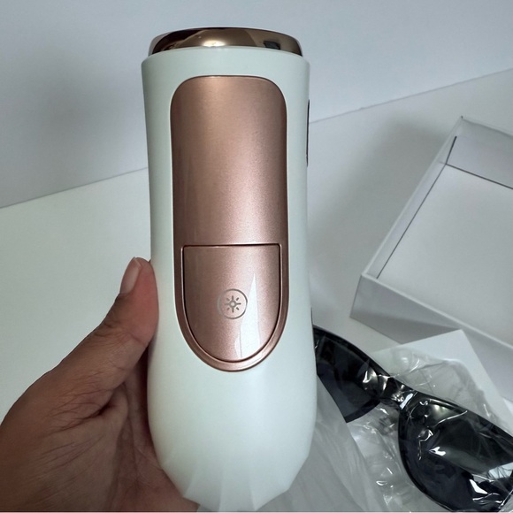 Rose Gold IPL Hair Removal Device - Picture 4 of 7